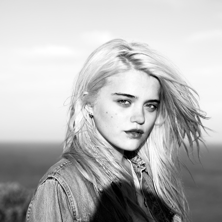 Until april. Sky Ferreira. Скай Феррейра интервью. Скай Феррейра и Майли Сайрус. Скай Феррейра Ривердейл.